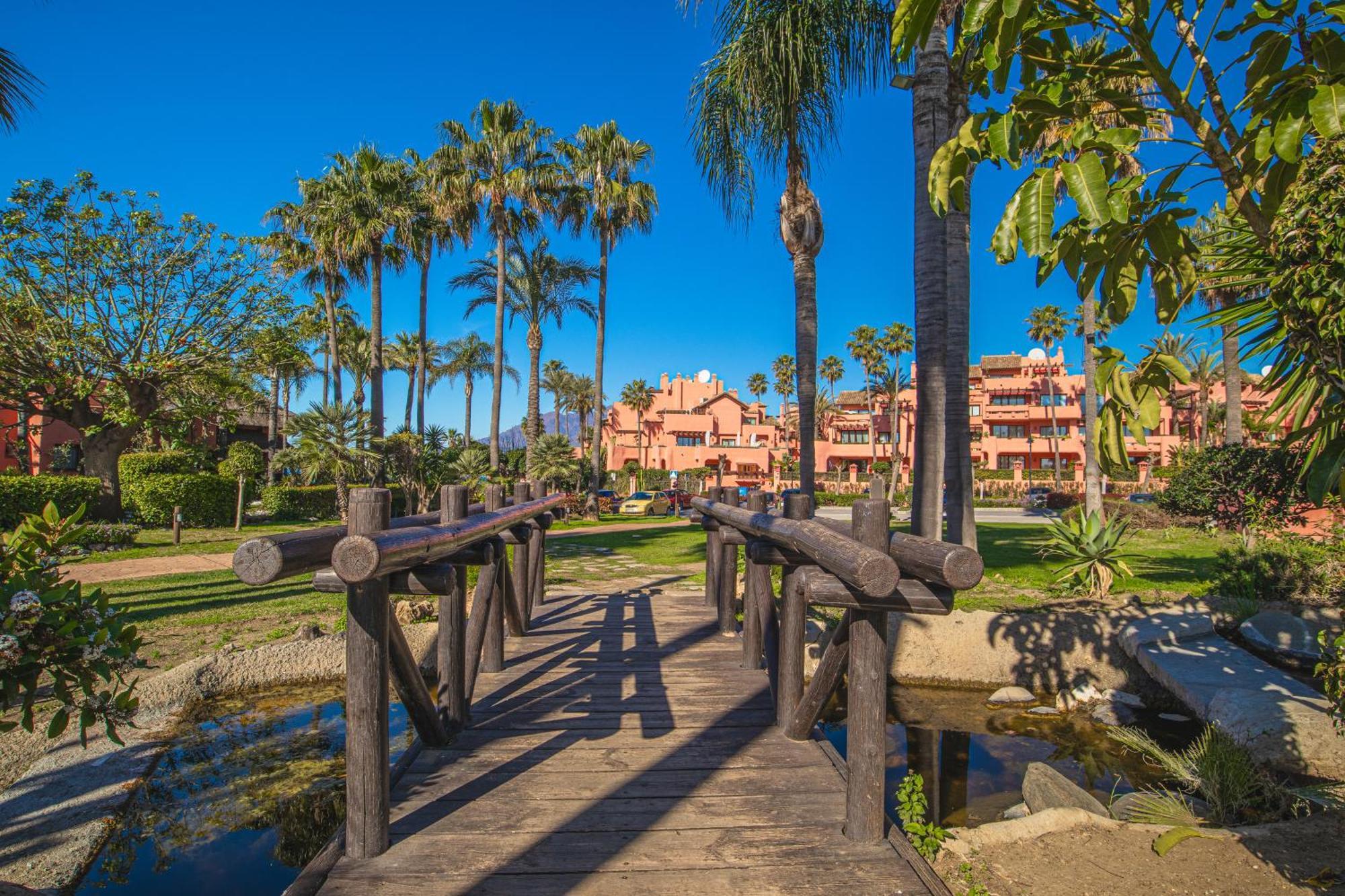 Buenti Apartments Estepona Eksteriør billede